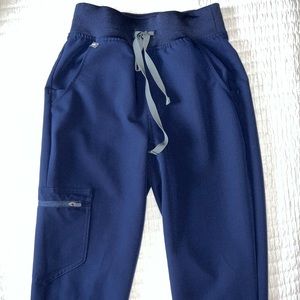 Gently worn FIGS Zamora Technical Collection Jogger Scrub Pants in XXS